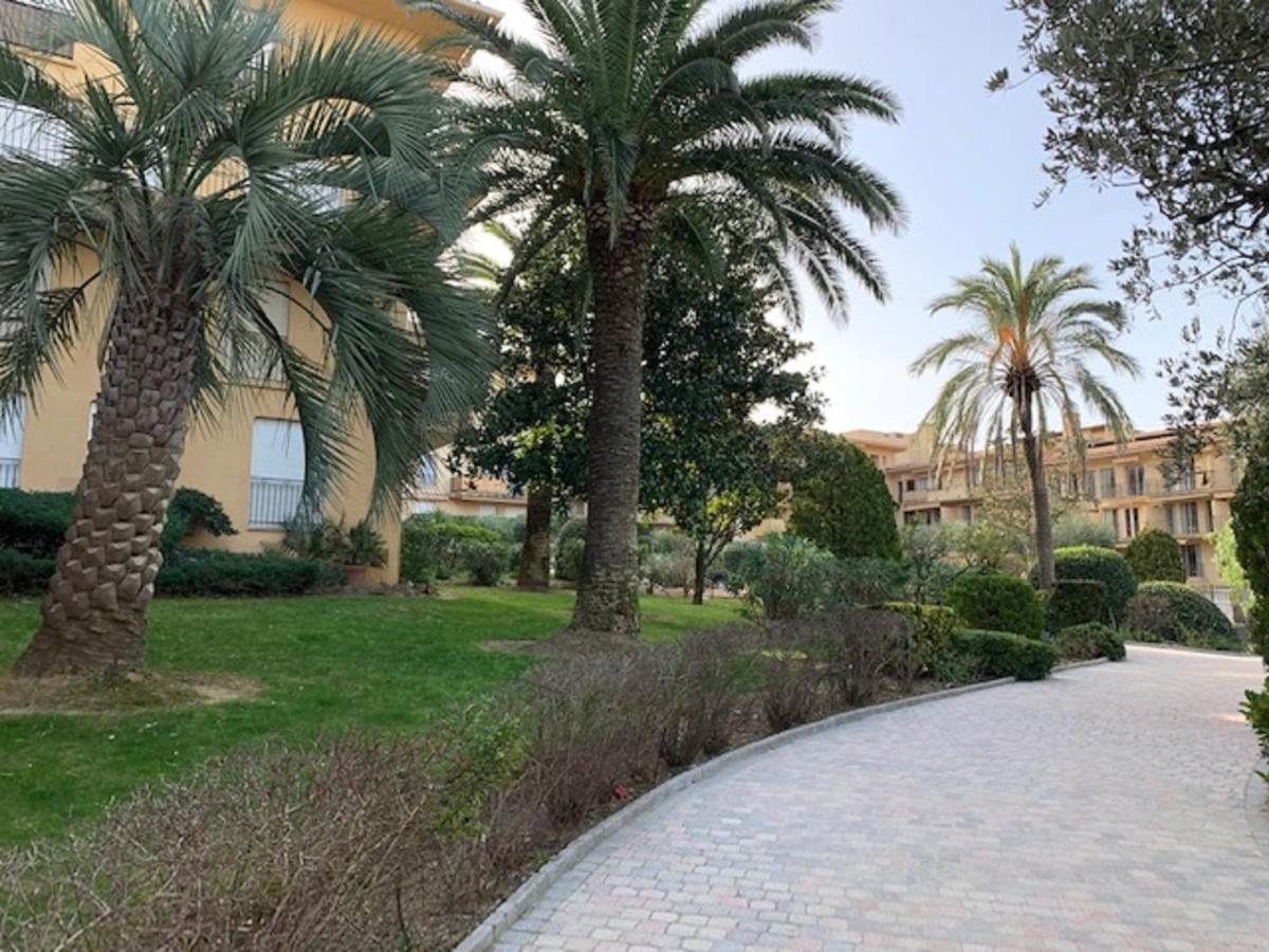 Saint-Tropez Apartment Exterior photo